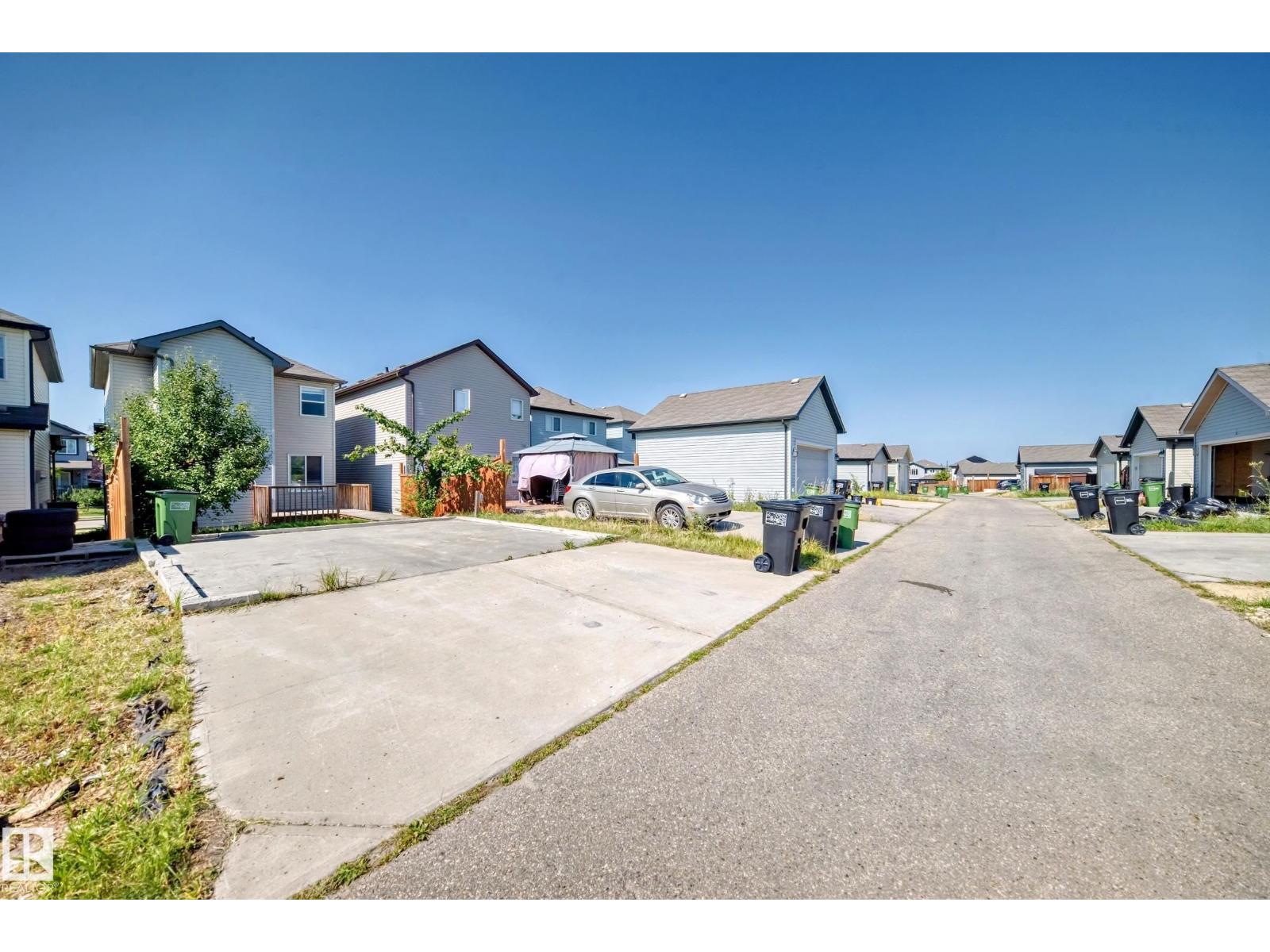 Photo 42 of 1553 33 A St Nw Nw, Edmonton AB