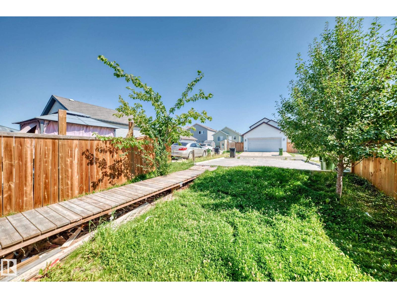 Photo 35 of 1553 33 A St Nw Nw, Edmonton AB