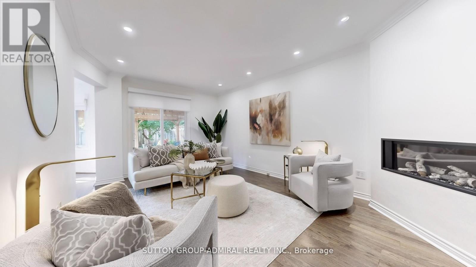 Photo 14 of 122 Edmund Seager Drive, Vaughan ON