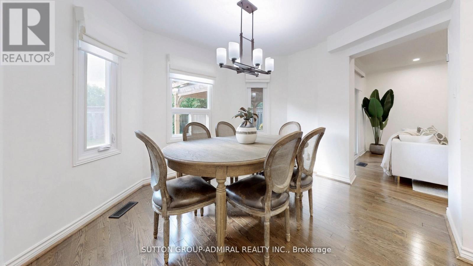 Photo 17 of 122 Edmund Seager Drive, Vaughan ON