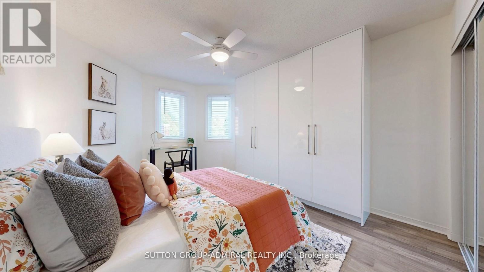 Photo 32 of 122 Edmund Seager Drive, Vaughan ON