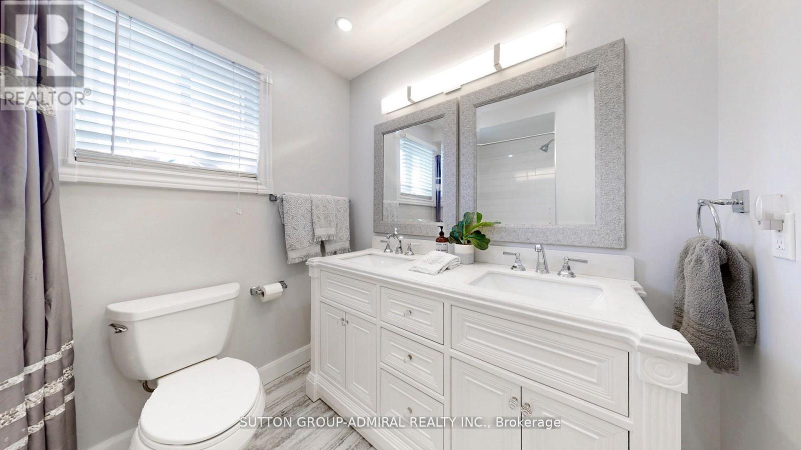 Photo 33 of 122 Edmund Seager Drive, Vaughan ON