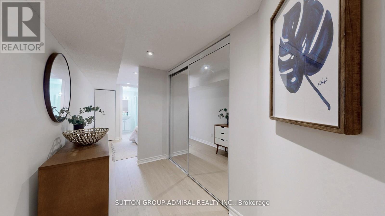 Photo 40 of 122 Edmund Seager Drive, Vaughan ON