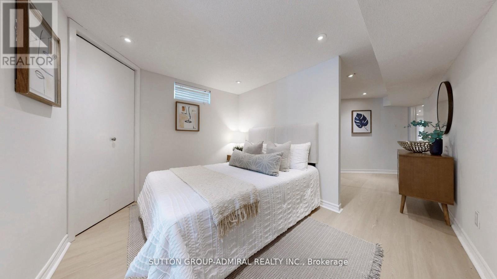 Photo 41 of 122 Edmund Seager Drive, Vaughan ON