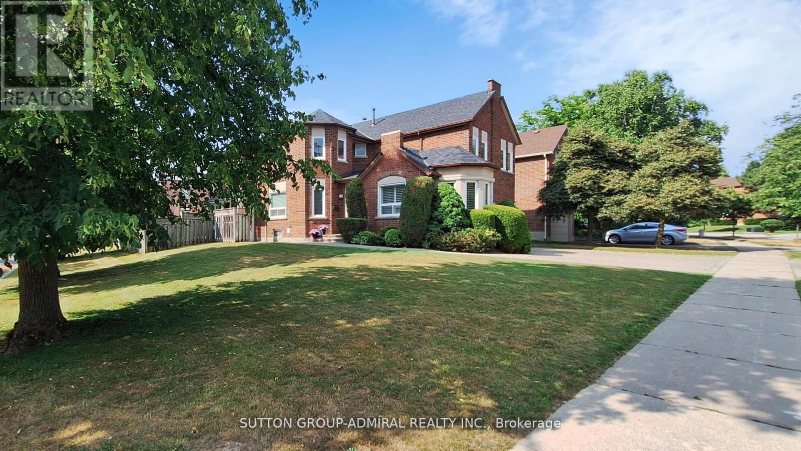 Photo 8 of 122 Edmund Seager Drive, Vaughan ON