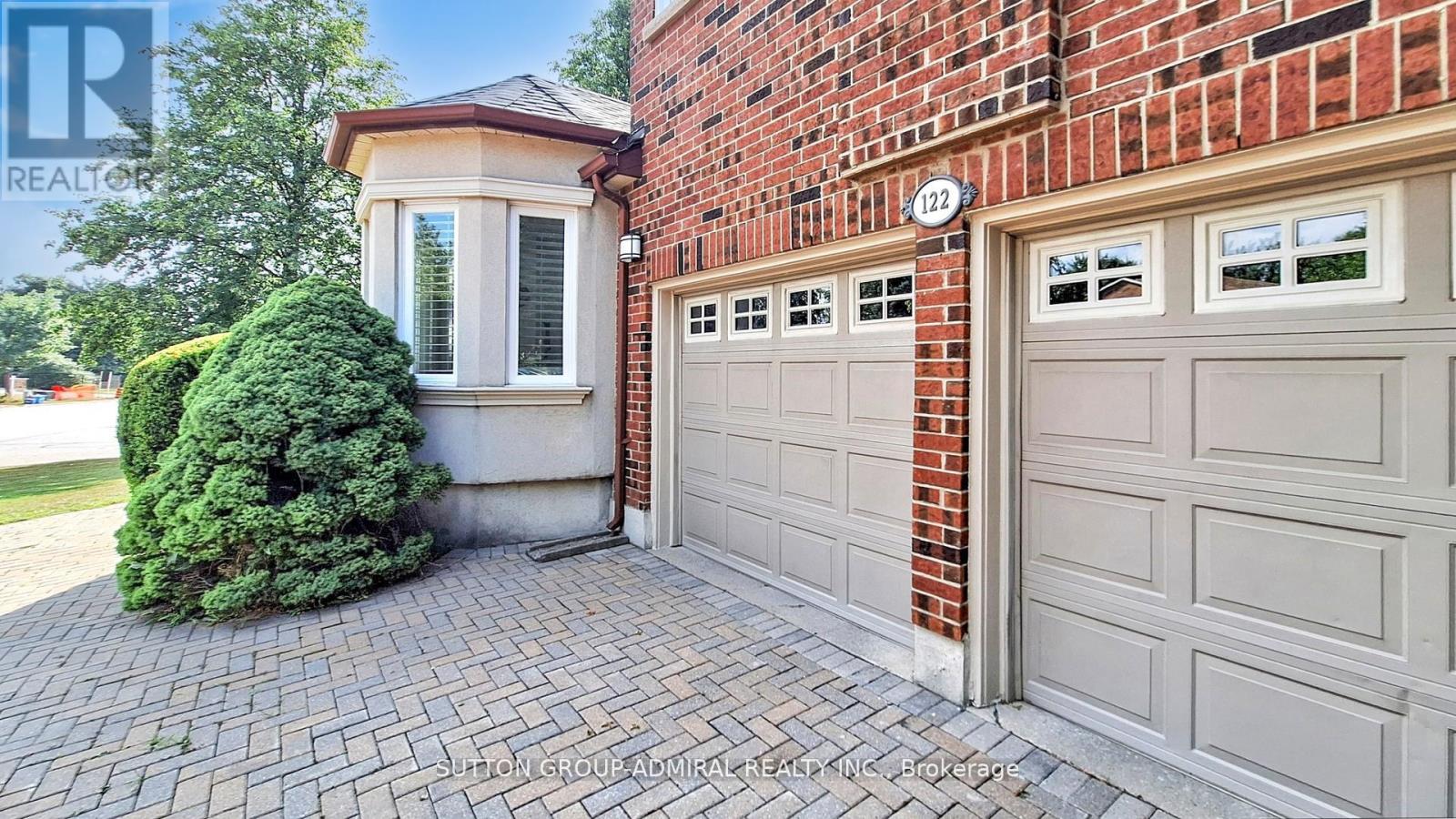 Photo 9 of 122 Edmund Seager Drive, Vaughan ON