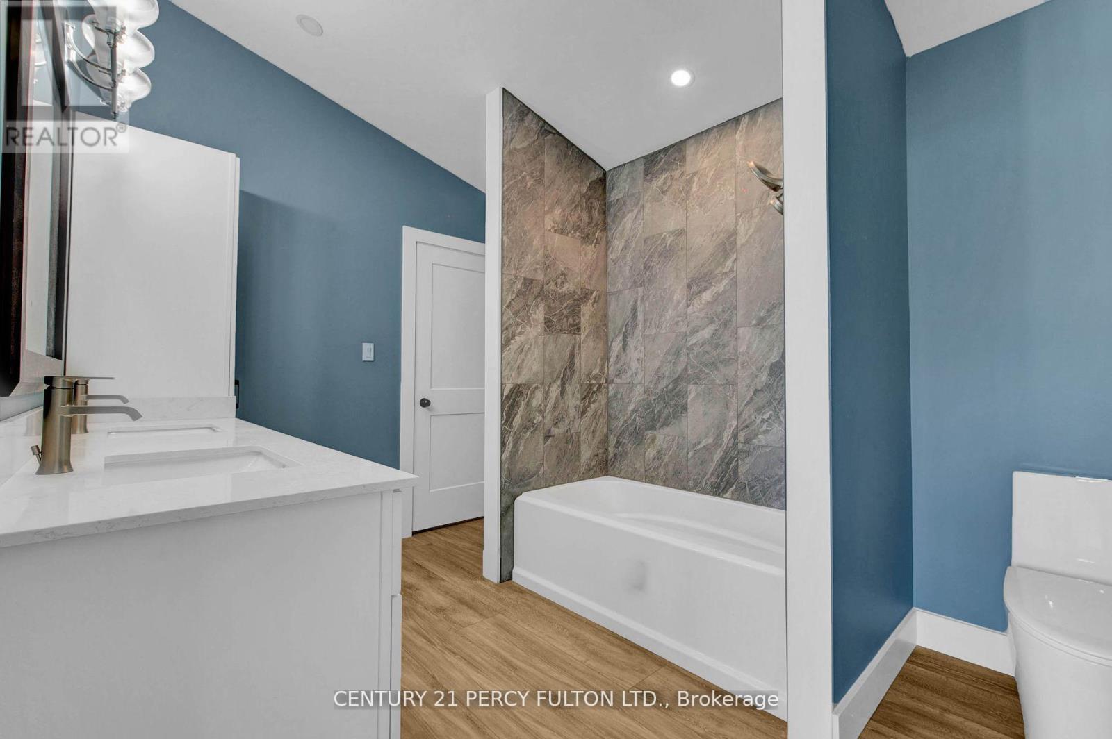 Photo 11 of 150 Nelson Street E, New Tecumseth ON