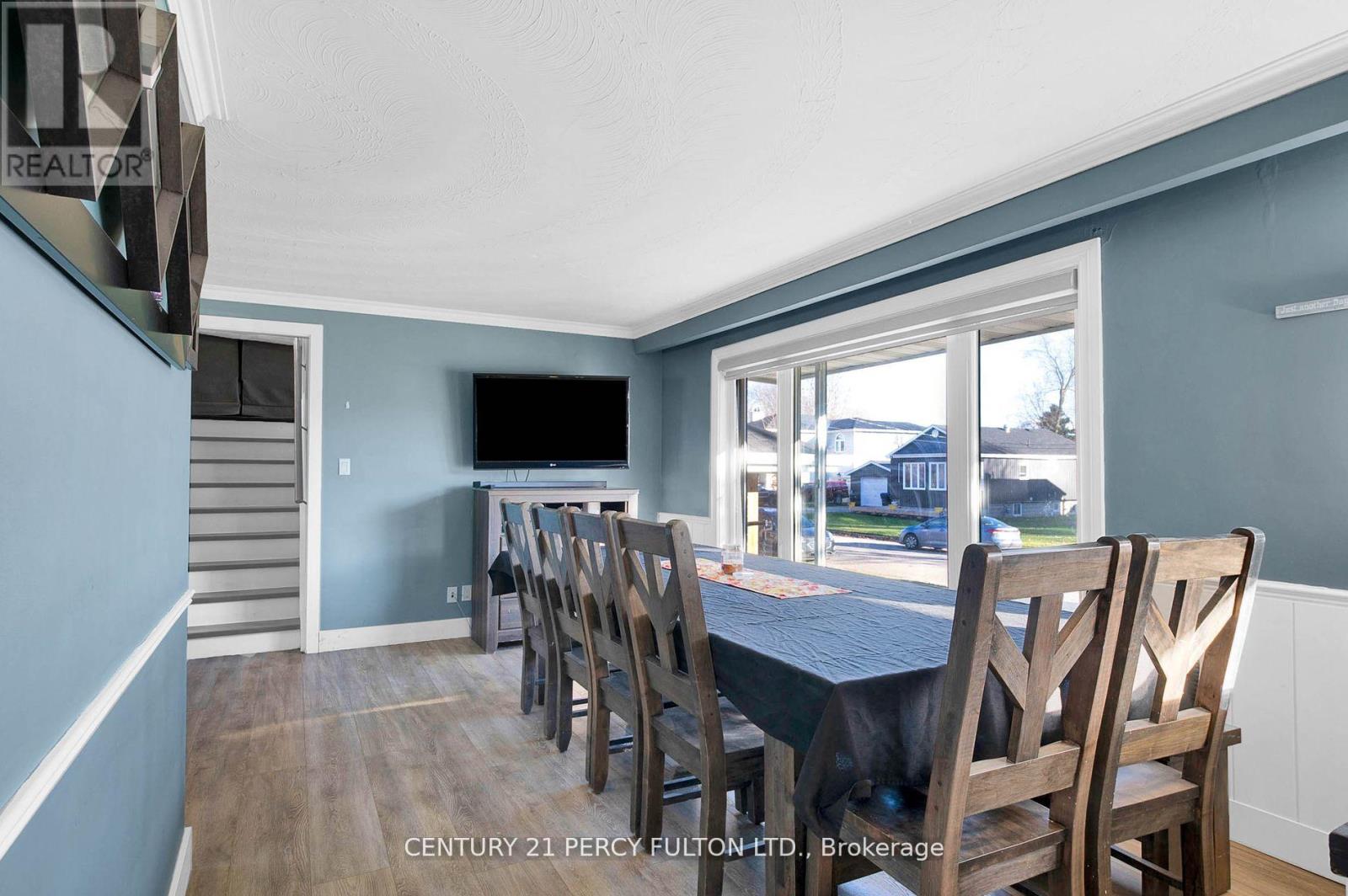 Photo 4 of 150 Nelson Street E, New Tecumseth ON