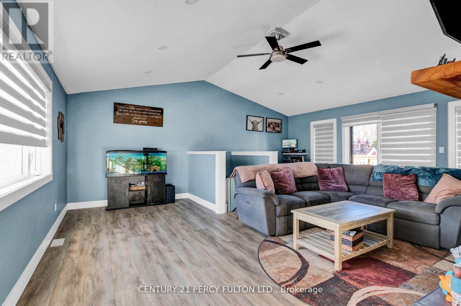 Photo 7 of 150 Nelson Street E, New Tecumseth ON