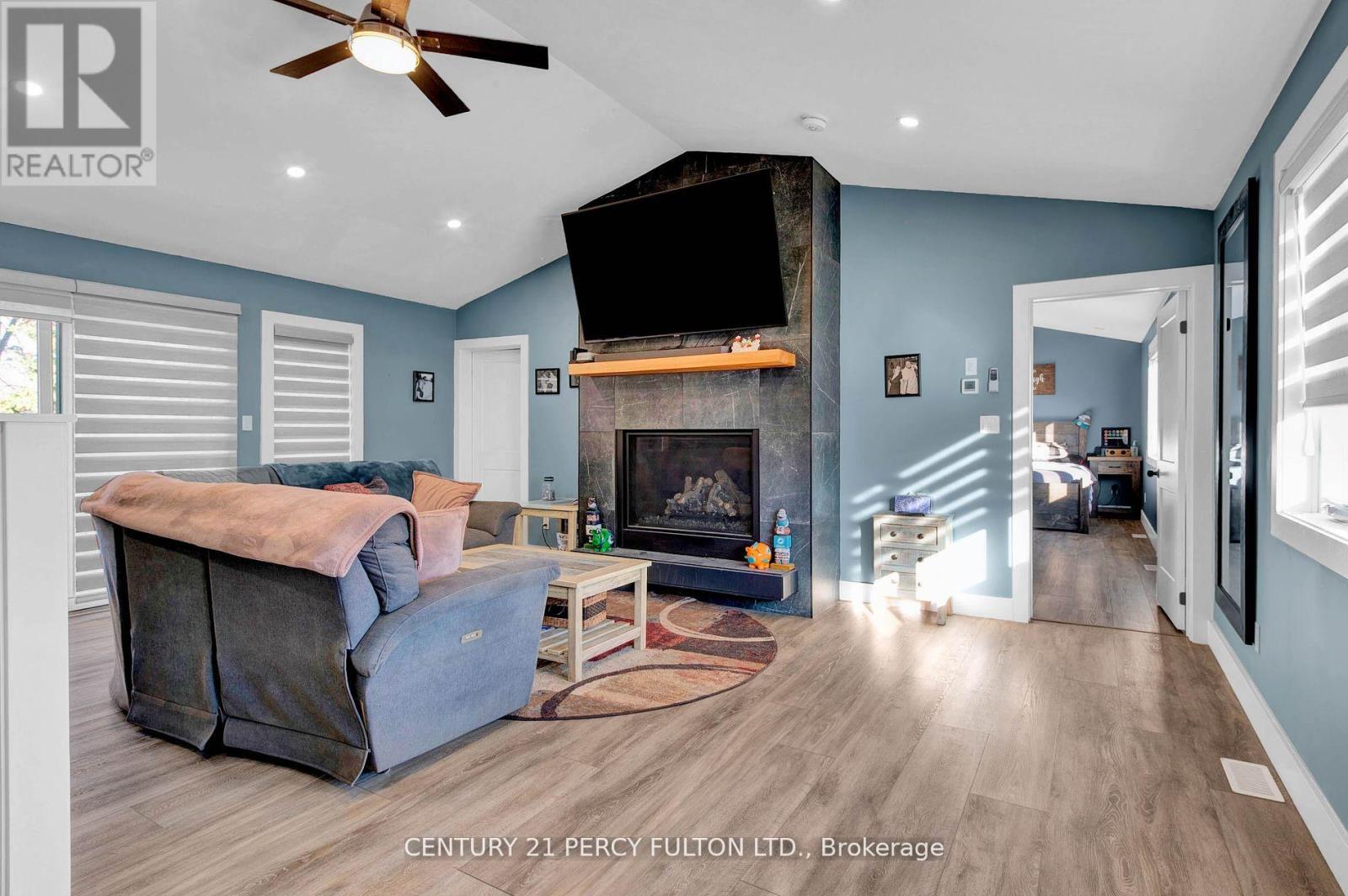 Photo 8 of 150 Nelson Street E, New Tecumseth ON