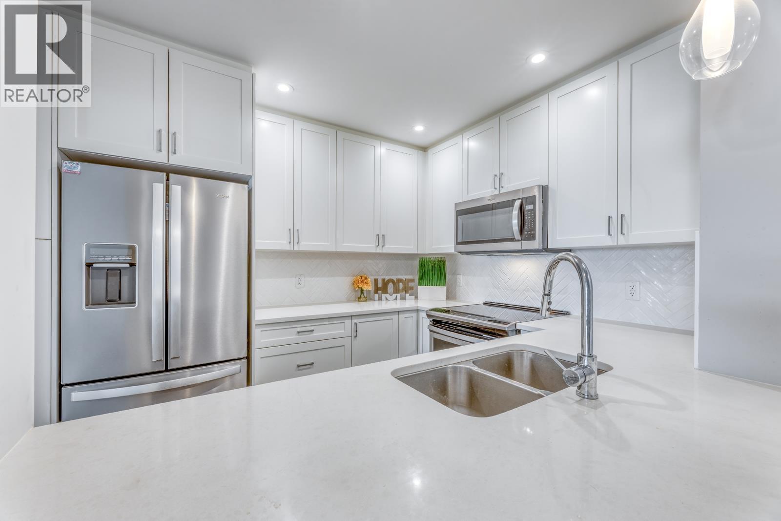 Photo 11 of 3304 2180 Kelly Avenue, Port Coquitlam BC