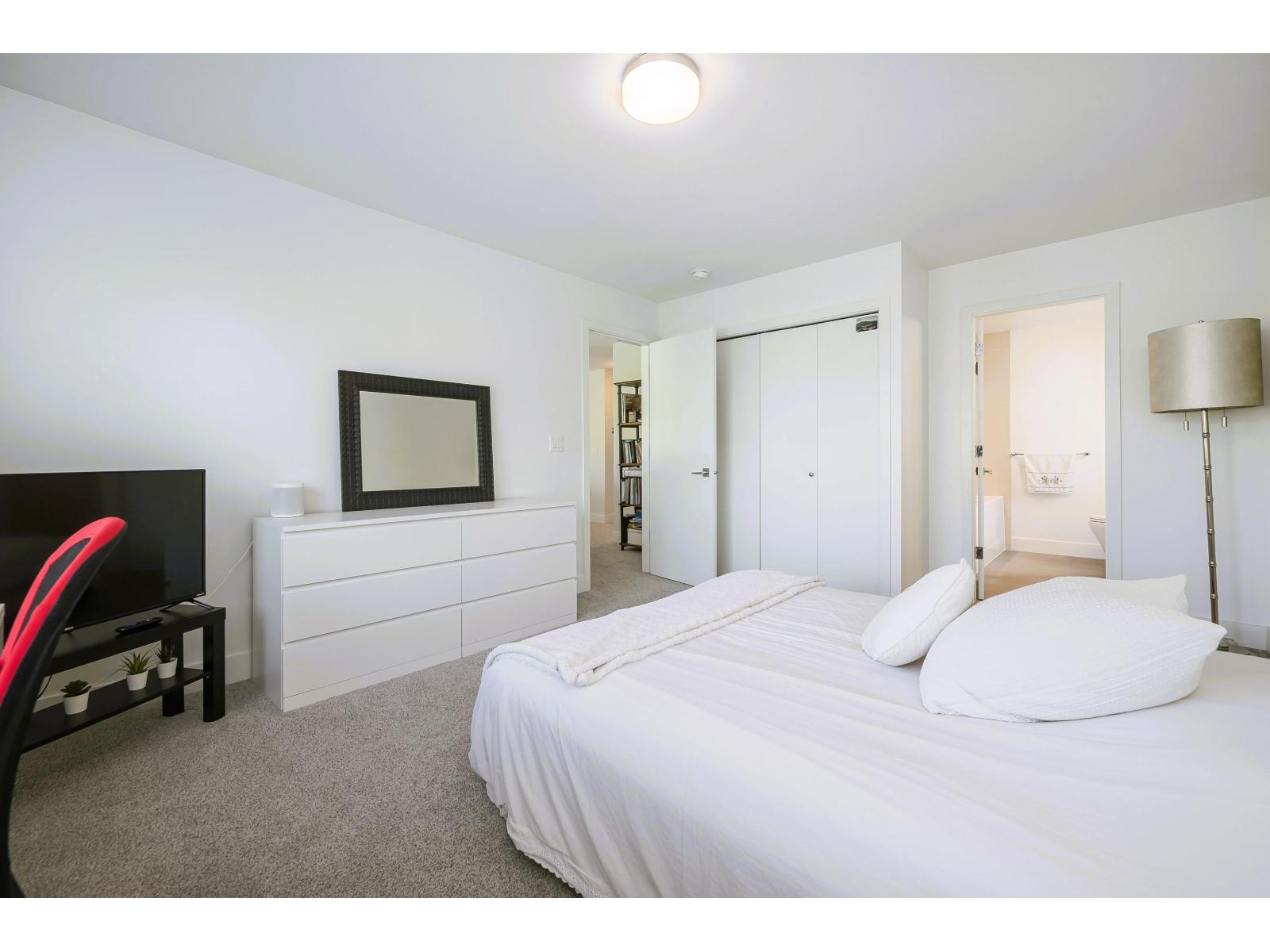 Photo 15 of 49 8217 204 B Street, Langley BC