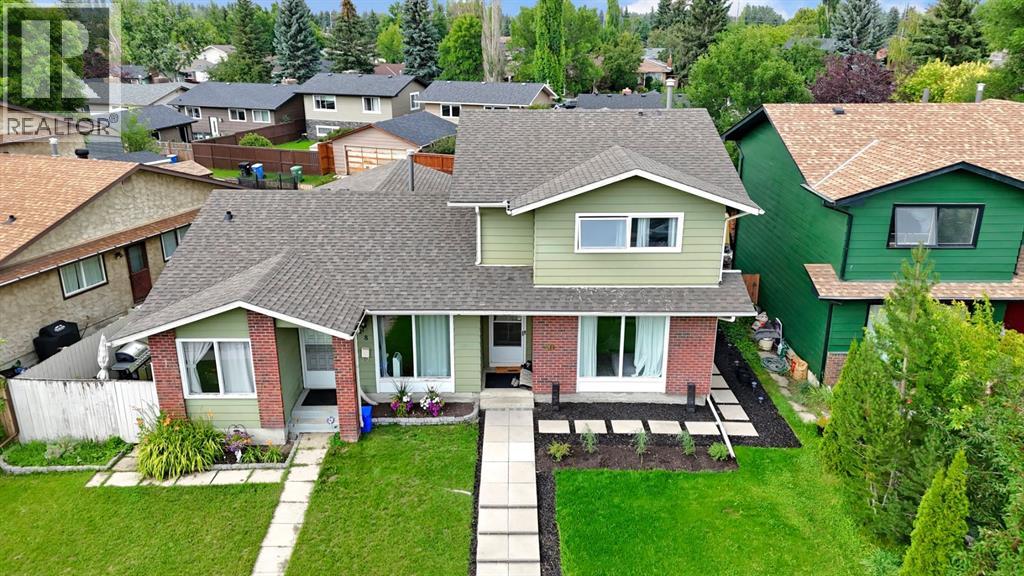 Photo 39 of 30 Sunhurst Crescent Se, Calgary AB