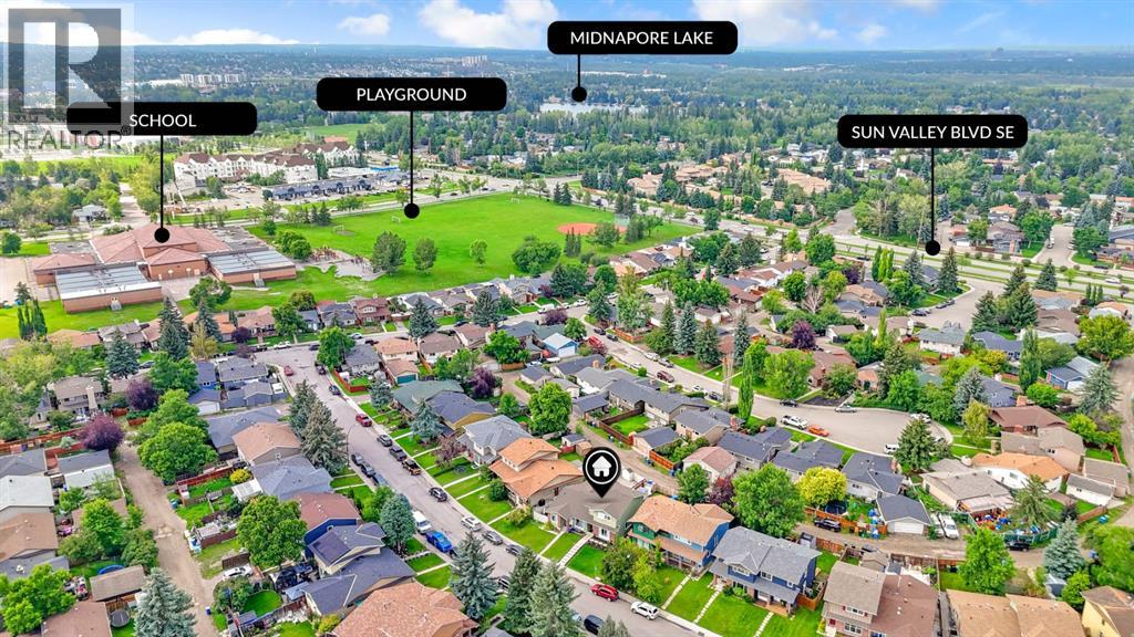 Photo 40 of 30 Sunhurst Crescent Se, Calgary AB