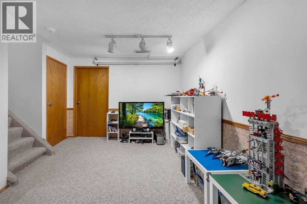 Photo 30 of 30 Sunhurst Crescent Se, Calgary AB