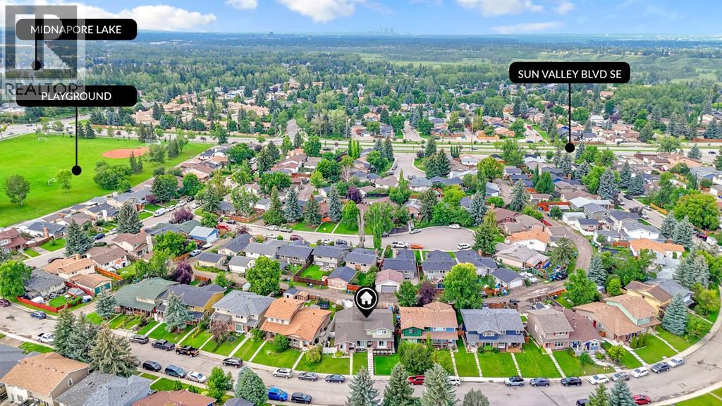 Photo 41 of 30 Sunhurst Crescent Se, Calgary AB