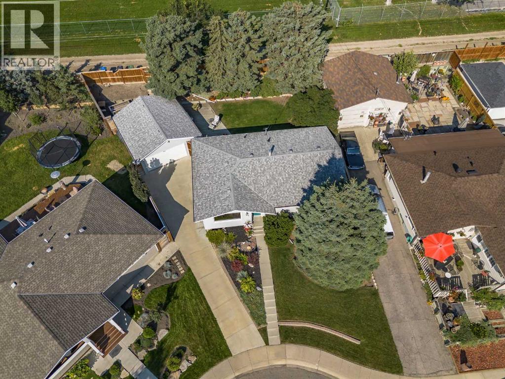 Photo 41 of 52 Hogarth Crescent Sw, Calgary AB