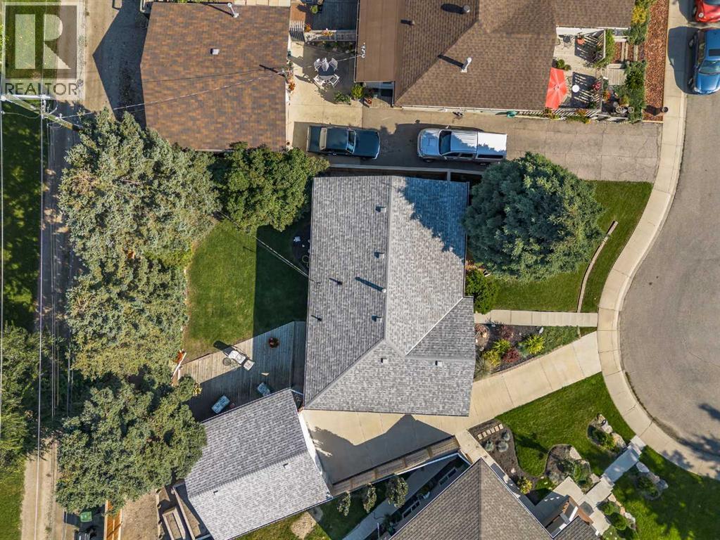 Photo 42 of 52 Hogarth Crescent Sw, Calgary AB