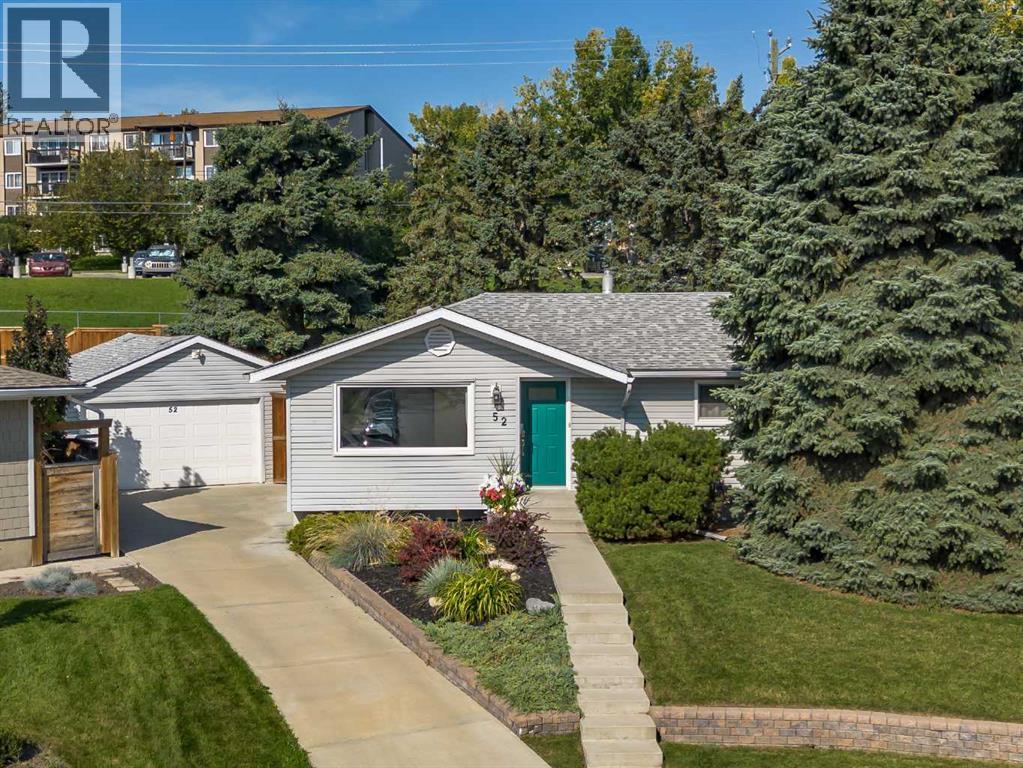 Photo 40 of 52 Hogarth Crescent Sw, Calgary AB