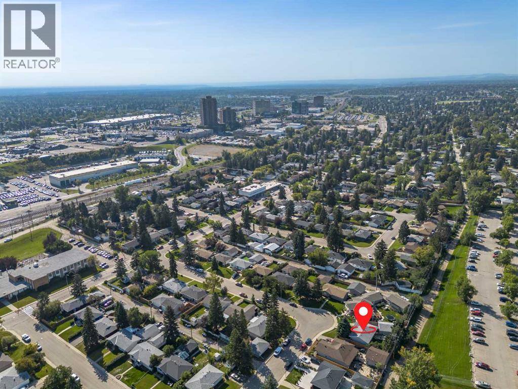Photo 50 of 52 Hogarth Crescent Sw, Calgary AB