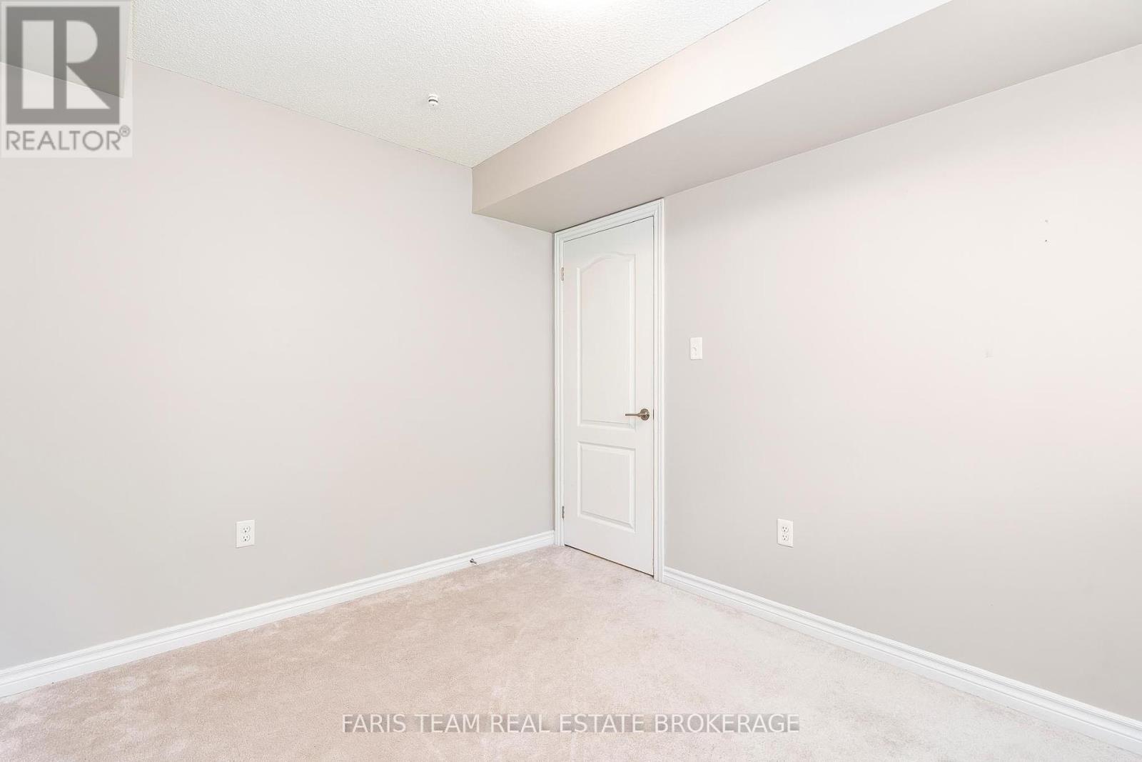 Photo 14 of 9 57 Ferndale Drive S, Barrie ON
