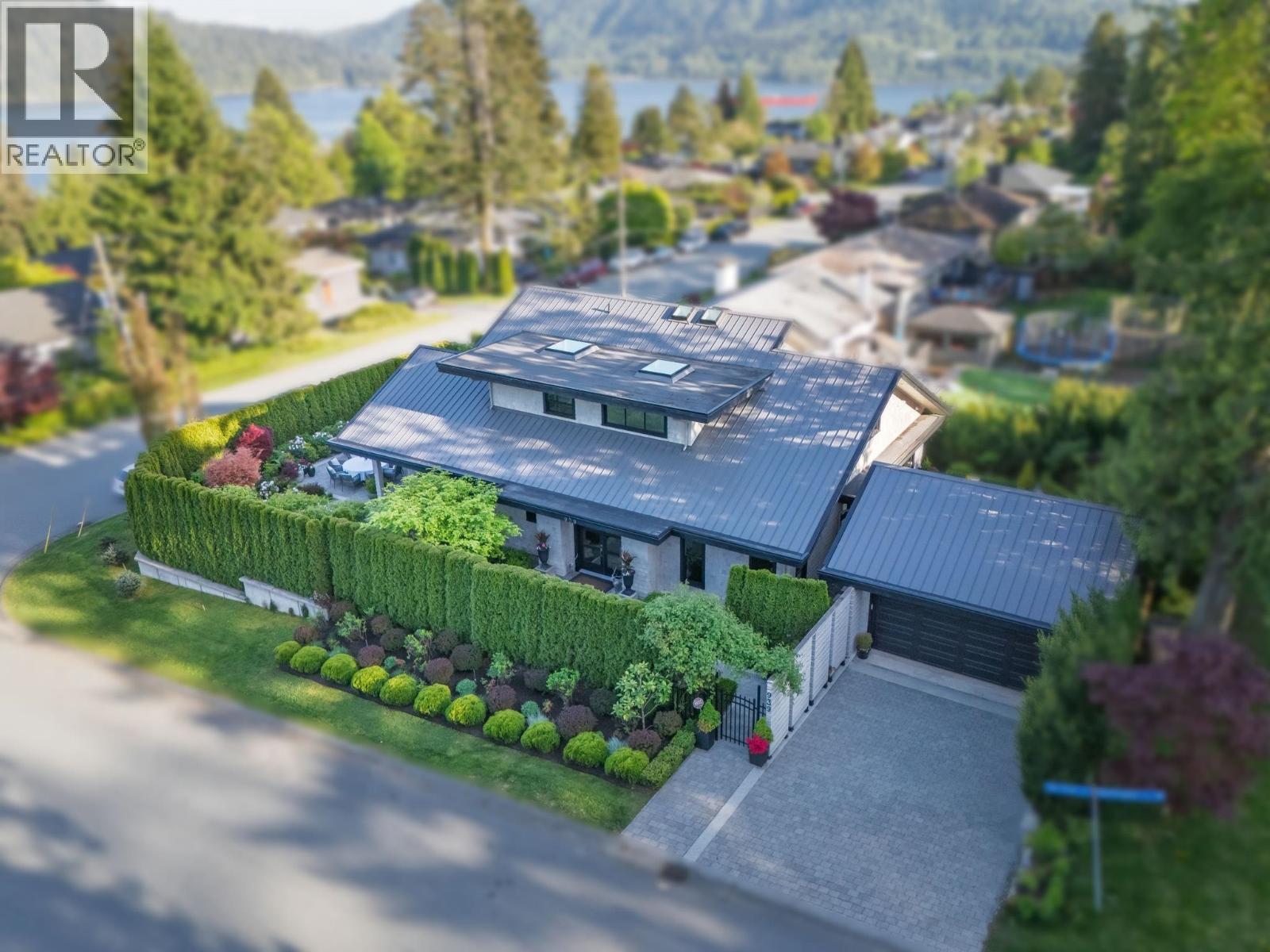 Photo 39 of 939 Friar Crescent, North Vancouver BC