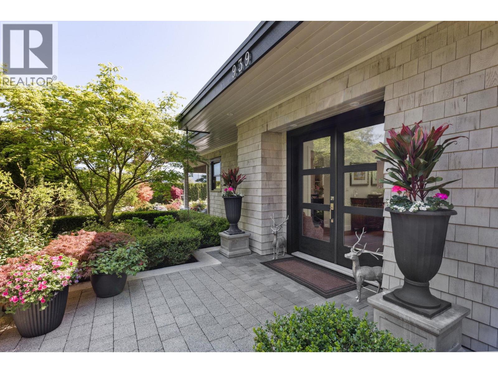 Photo 1 of 939 Friar Crescent, North Vancouver BC