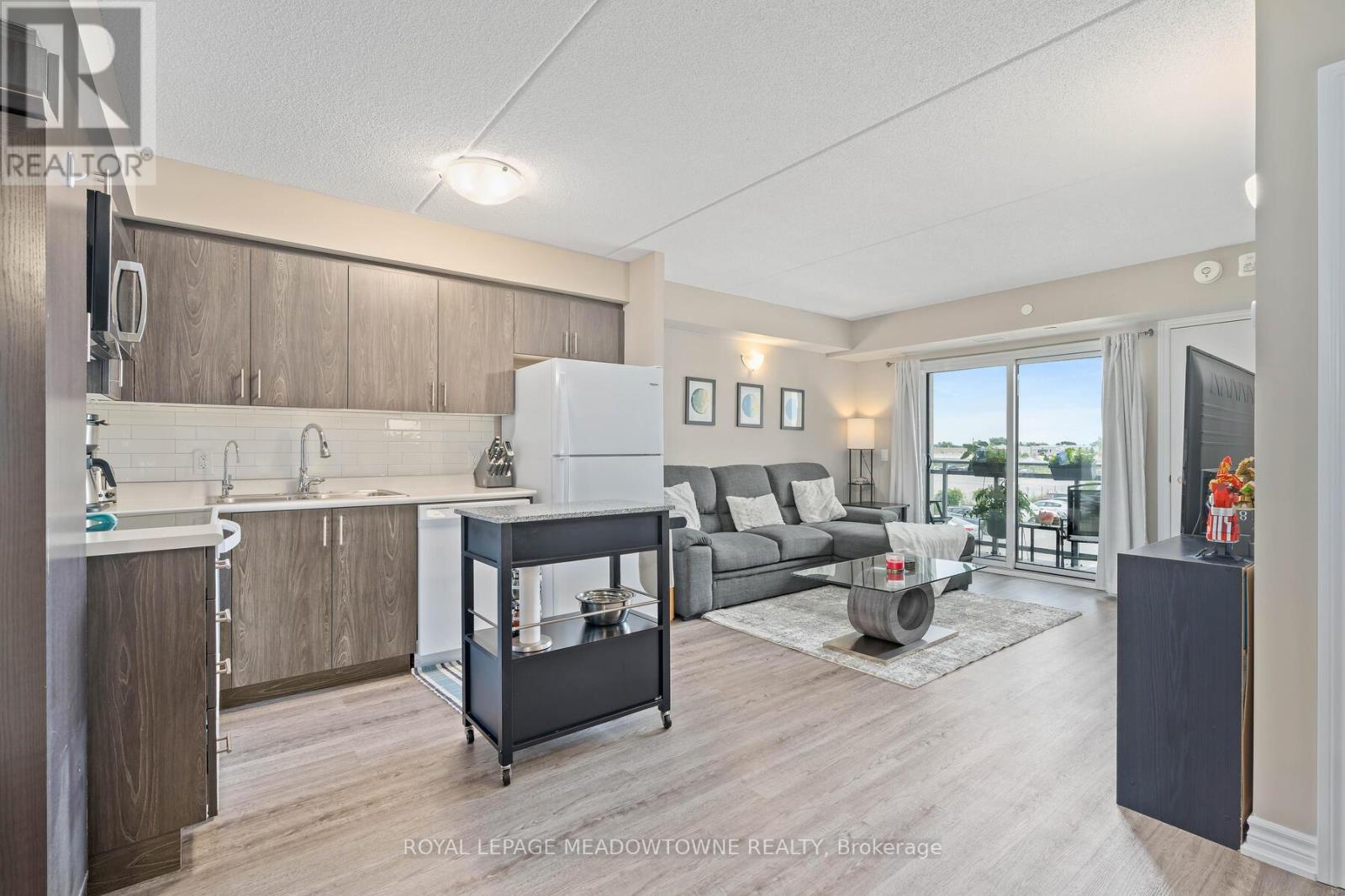 Photo 7 of 207 716 Main Street E, Milton ON