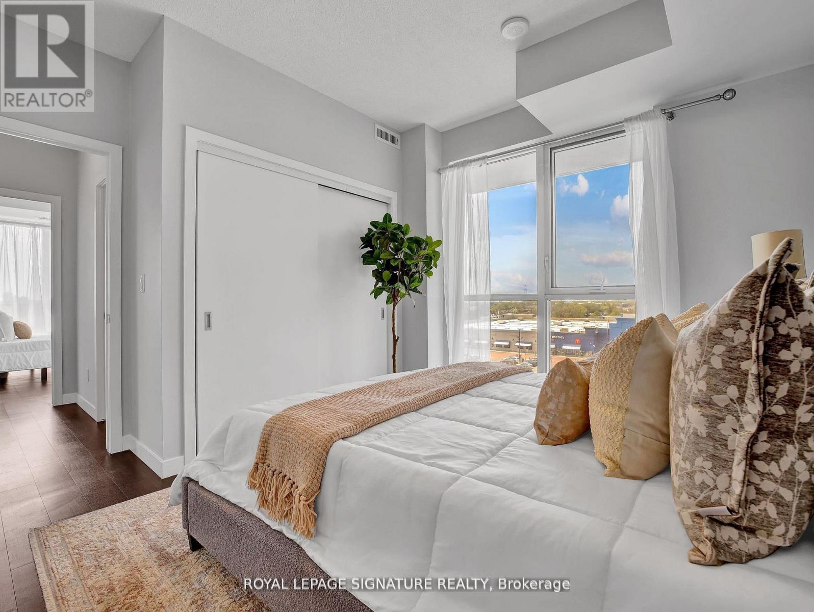 Photo 11 of 610 2081 Fairview Street, Burlington ON