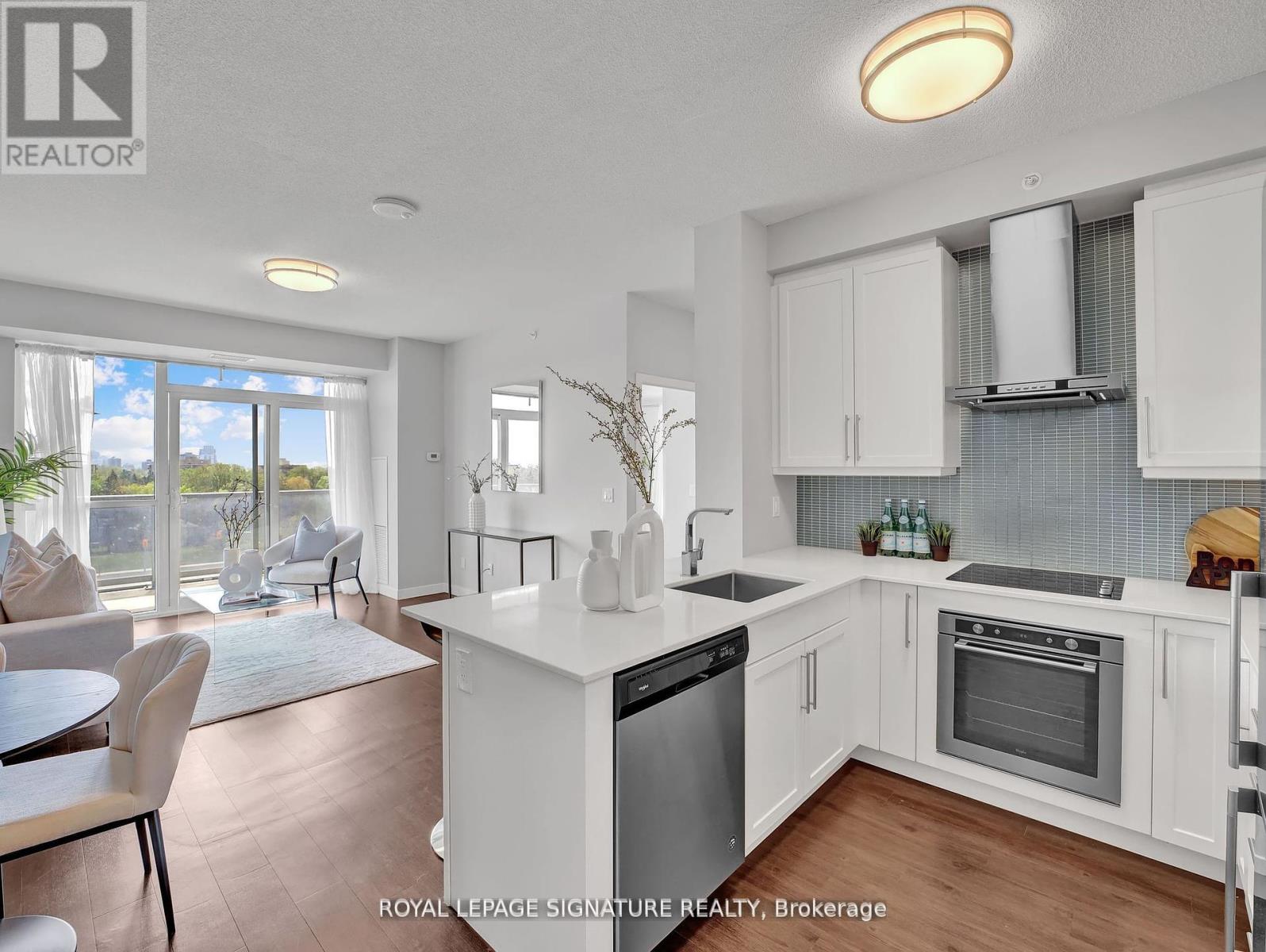 Photo 2 of 610 2081 Fairview Street, Burlington ON