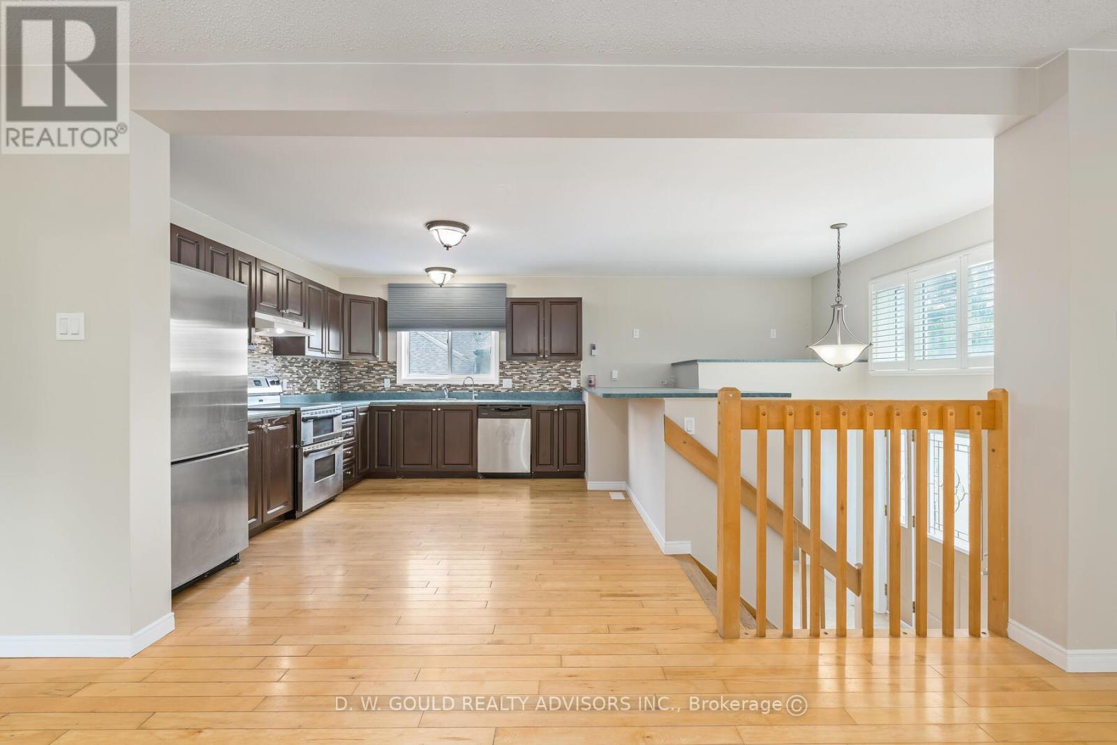 Photo 15 of 42 River Drive, Halton Hills ON