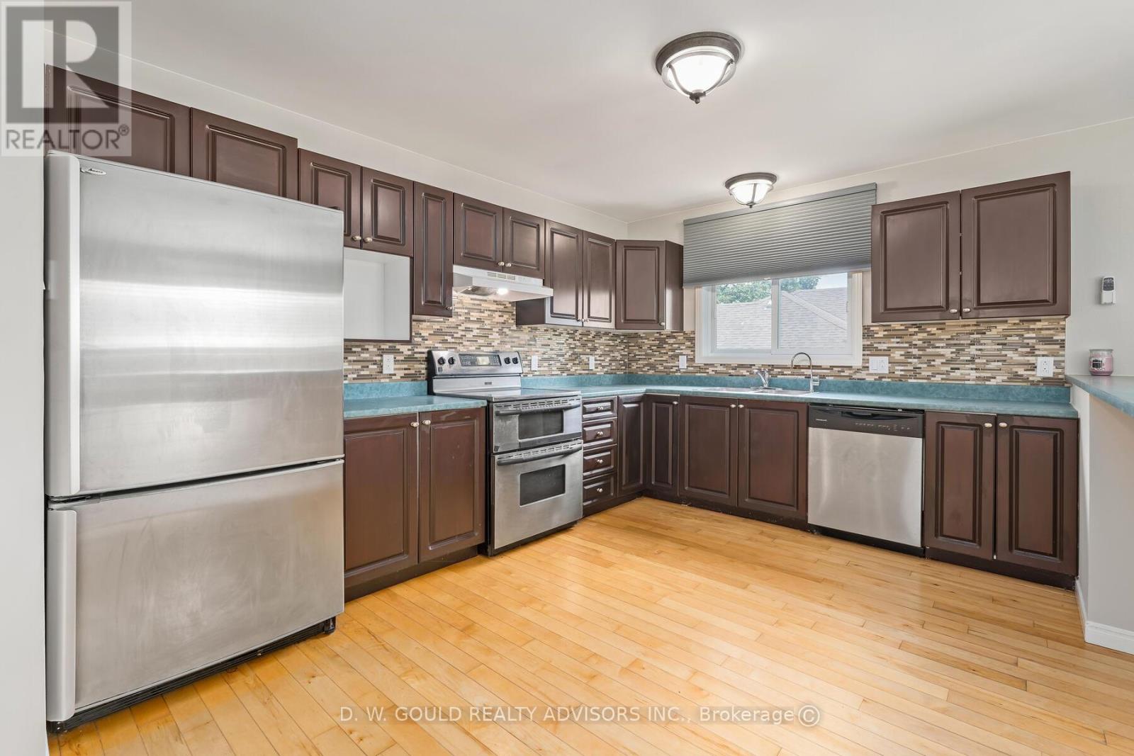 Photo 16 of 42 River Drive, Halton Hills ON