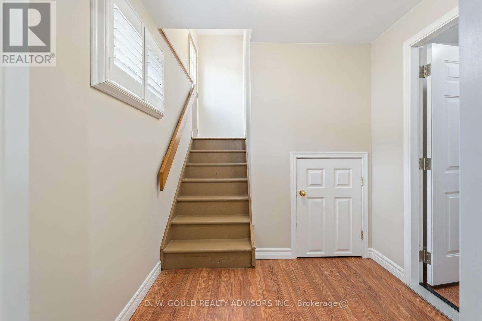 Photo 27 of 42 River Drive, Halton Hills ON