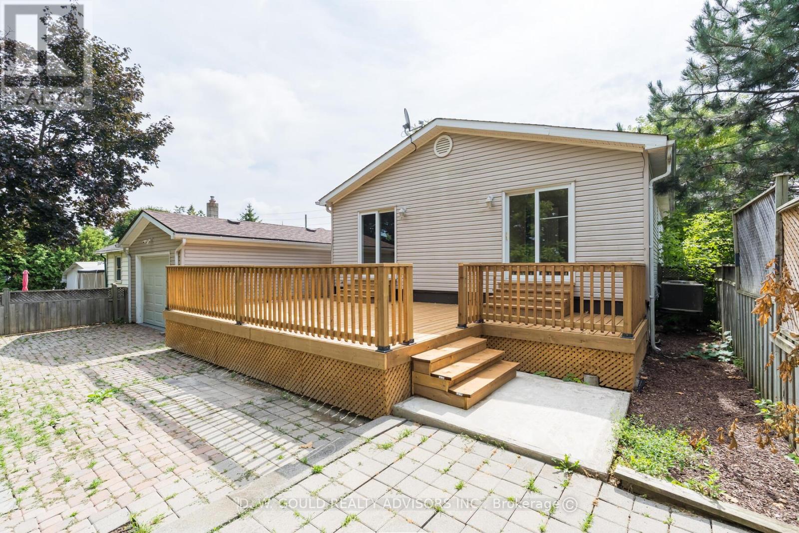 Photo 40 of 42 River Drive, Halton Hills ON