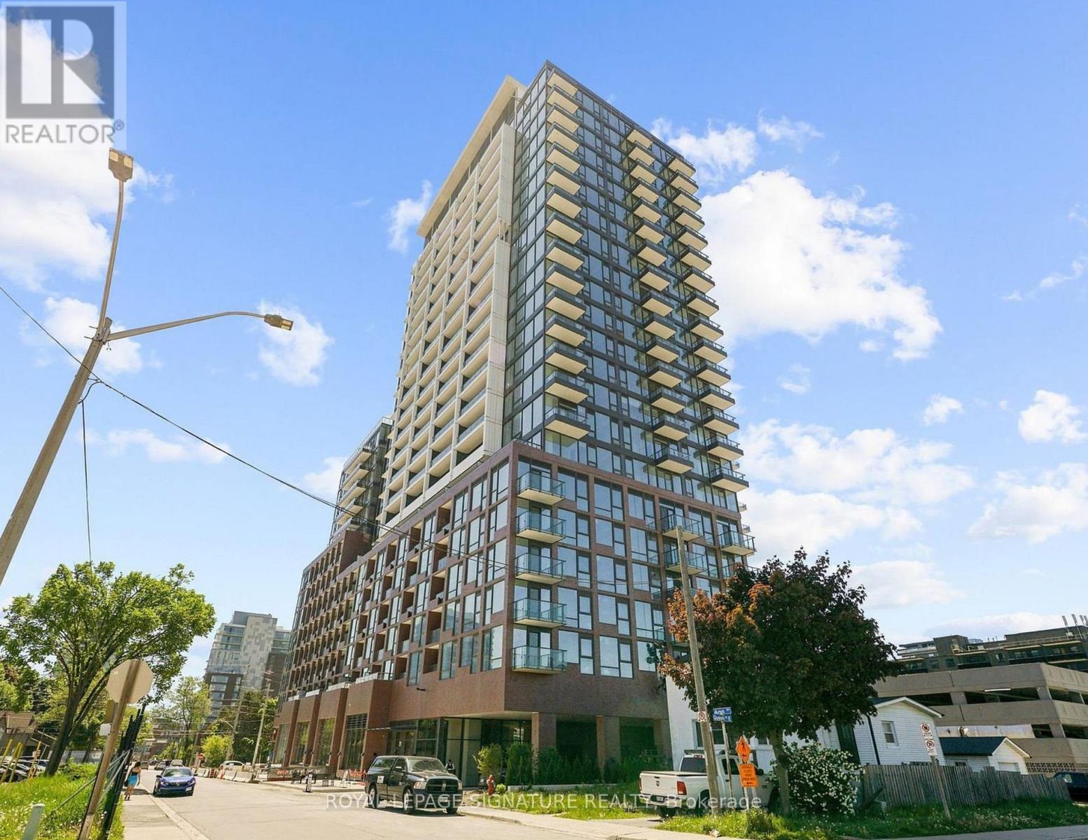 Photo 1 of 2010 28 Ann Street, Mississauga ON