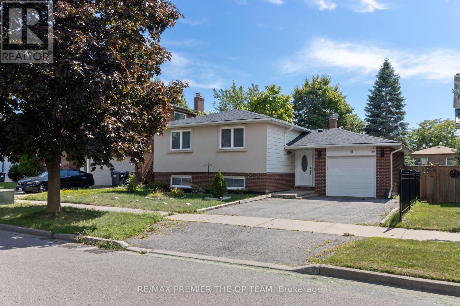 Photo 2 of 6 Larkfield Road, Brampton ON