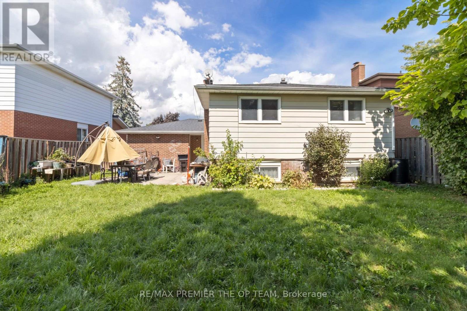 Photo 38 of 6 Larkfield Road, Brampton ON