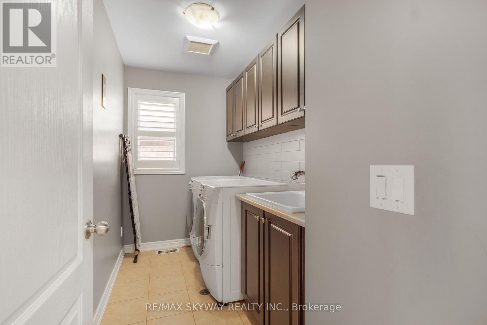 Photo 24 of 15 Tokara Avenue, Caledon ON