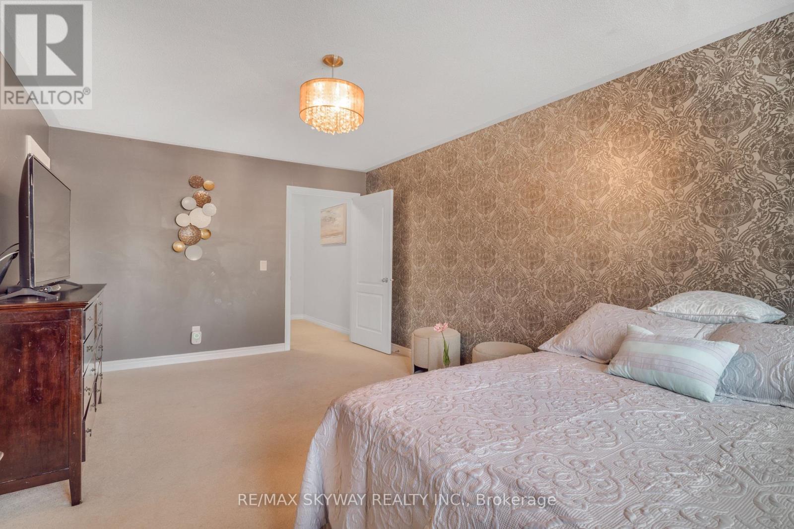 Photo 26 of 15 Tokara Avenue, Caledon ON