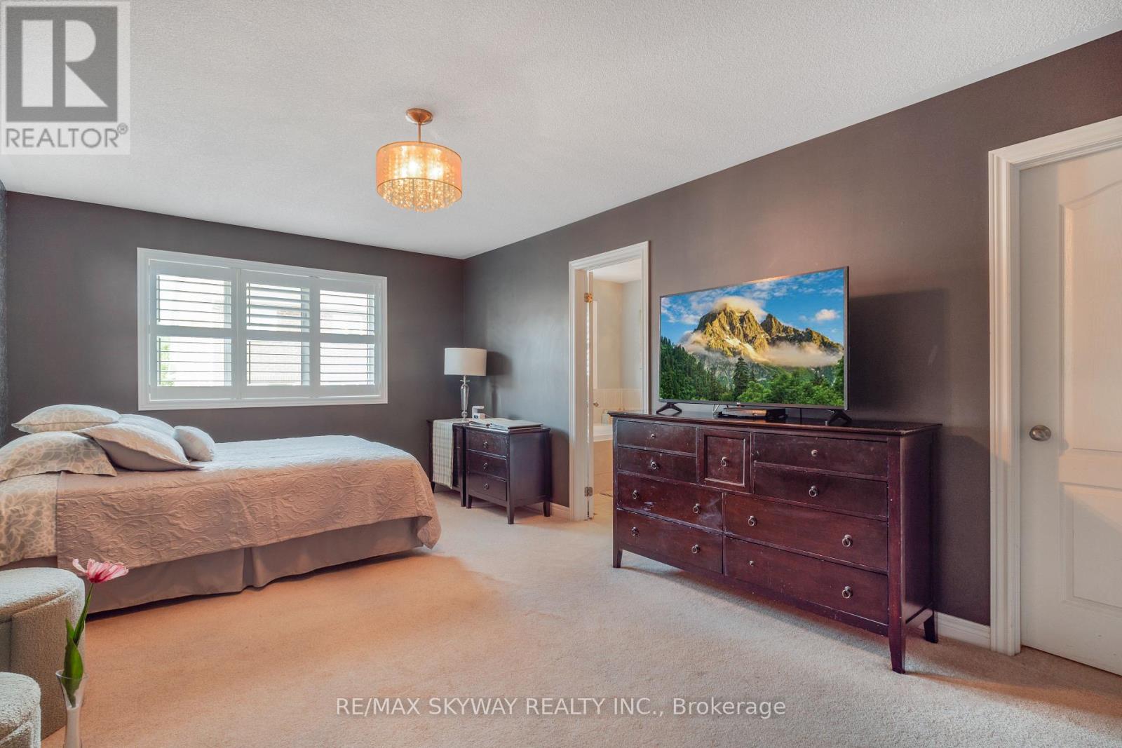 Photo 29 of 15 Tokara Avenue, Caledon ON
