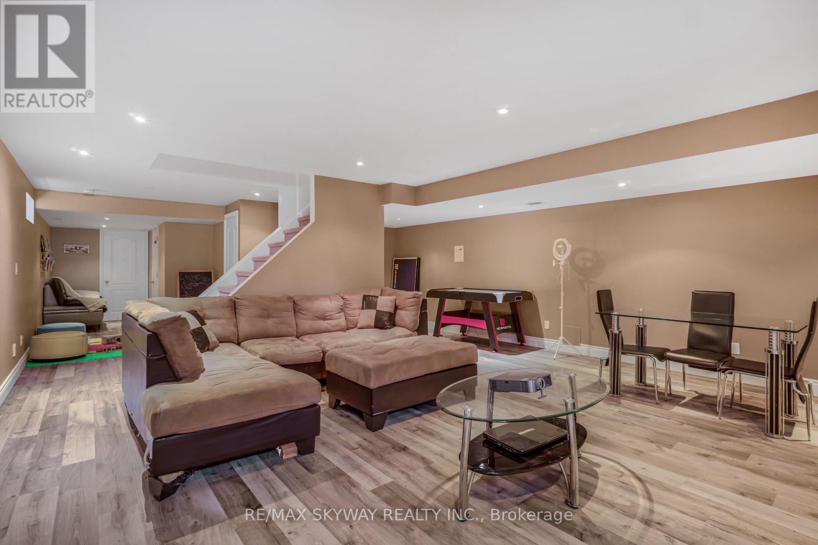 Photo 31 of 15 Tokara Avenue, Caledon ON