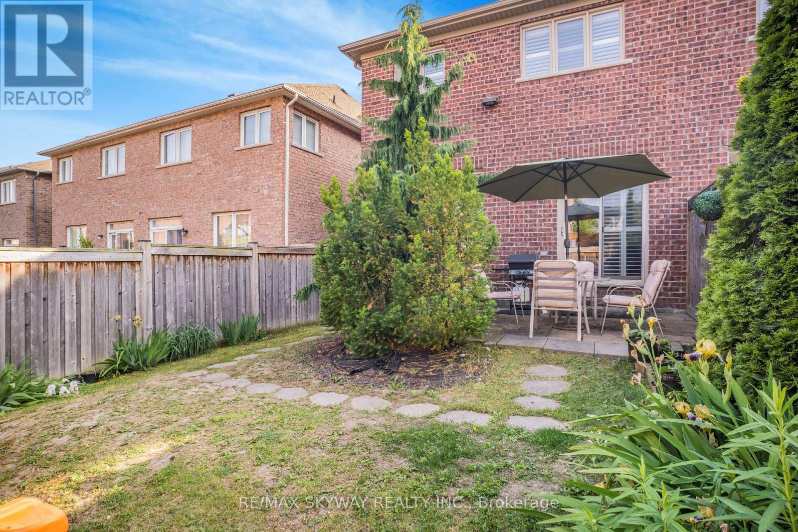 Photo 40 of 15 Tokara Avenue, Caledon ON