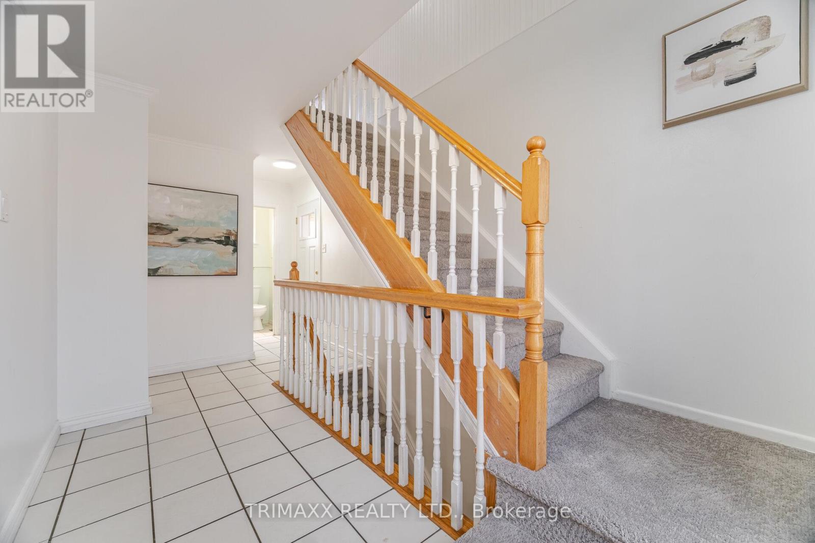 Photo 19 of 111 Folkstone Crescent, Brampton ON