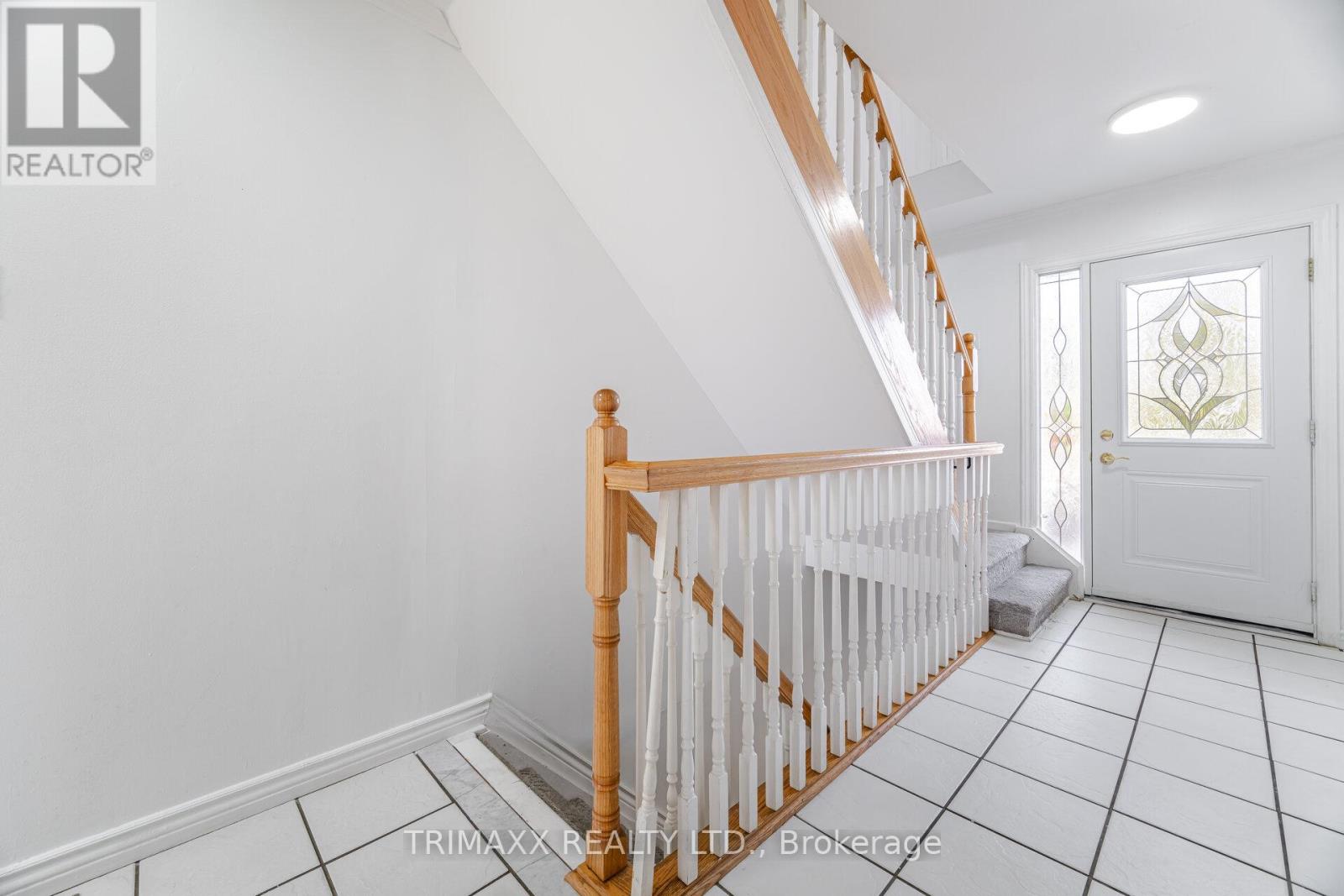 Photo 29 of 111 Folkstone Crescent, Brampton ON
