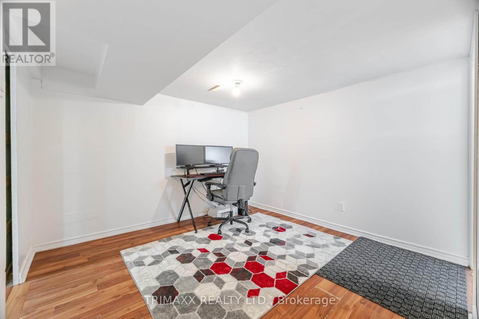 Photo 38 of 111 Folkstone Crescent, Brampton ON