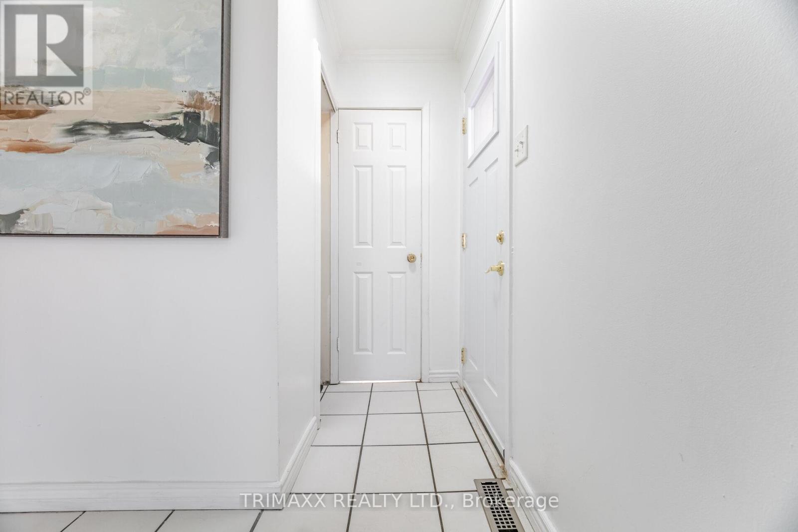 Photo 41 of 111 Folkstone Crescent, Brampton ON