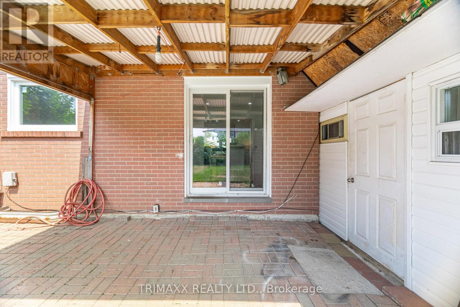 Photo 44 of 111 Folkstone Crescent, Brampton ON