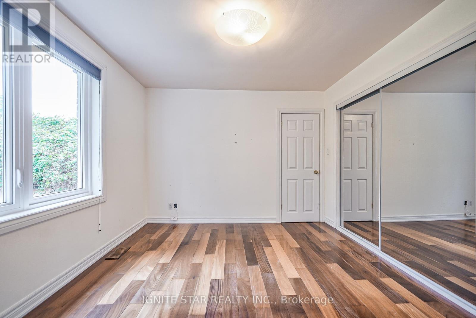 Photo 12 of 580 Arbor Road, Mississauga ON