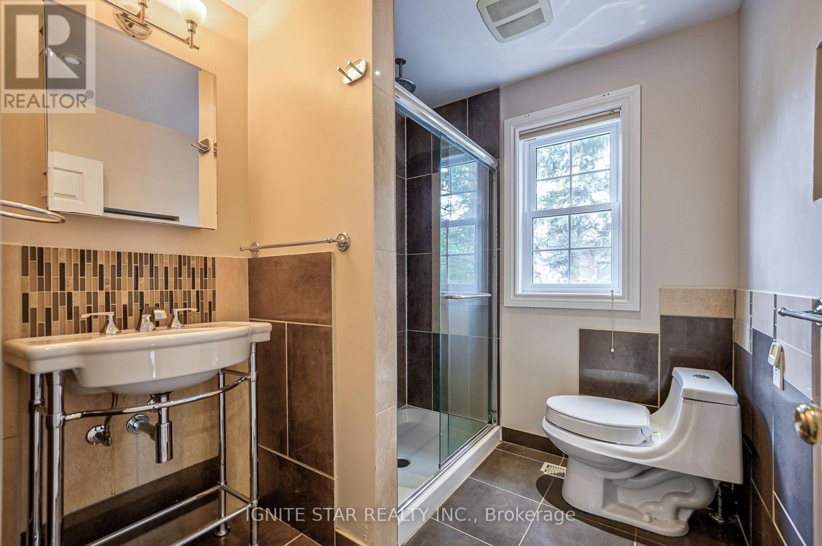 Photo 14 of 580 Arbor Road, Mississauga ON