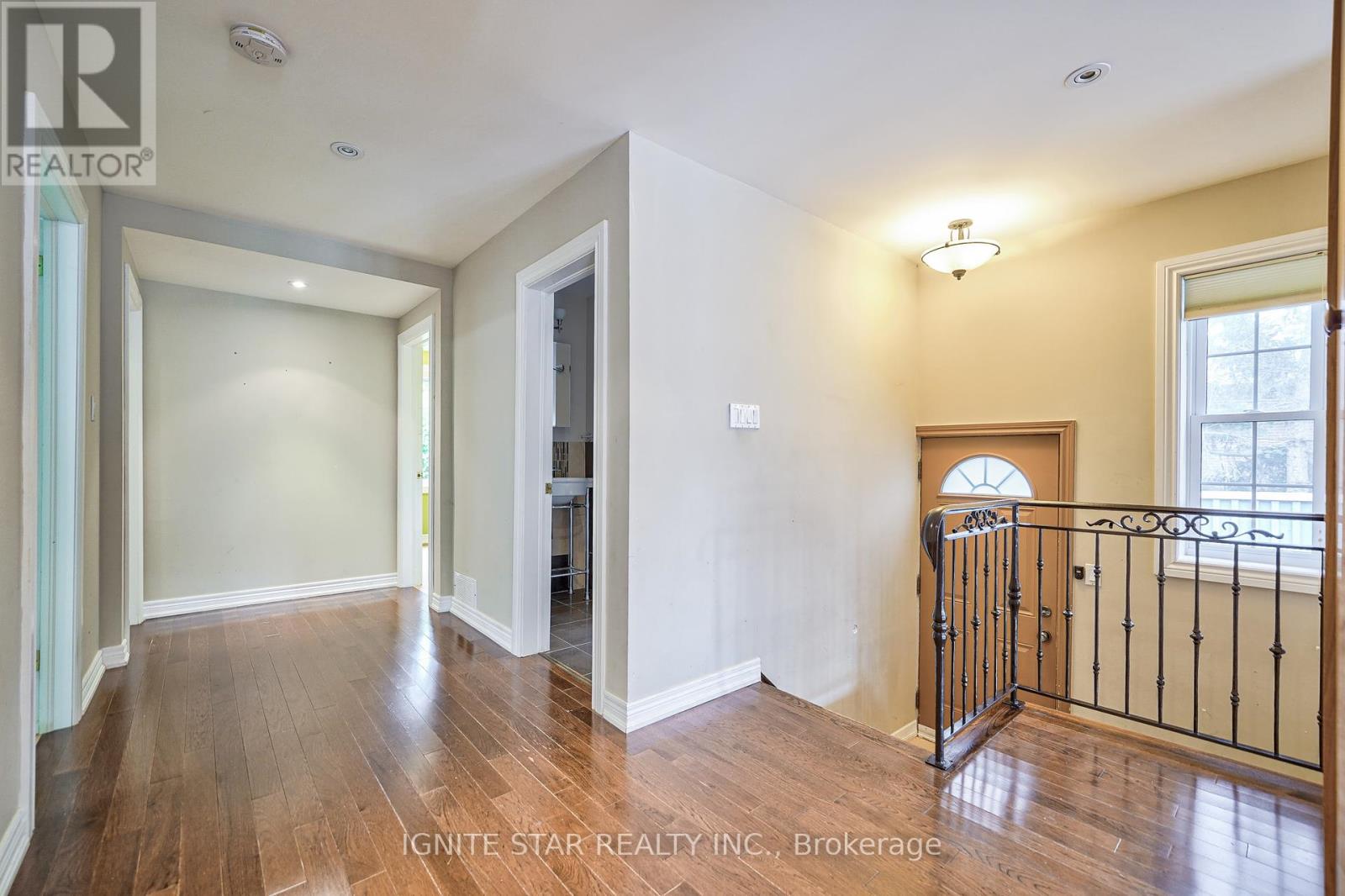 Photo 15 of 580 Arbor Road, Mississauga ON
